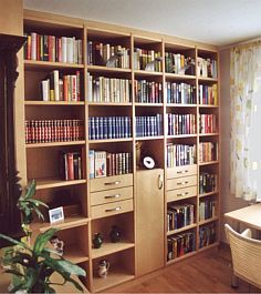 Bücherschrank