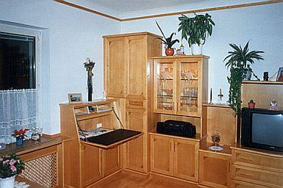 Sektretär, Vitrine und TV-Schrank