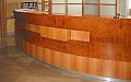 Empfangspult aus Holz